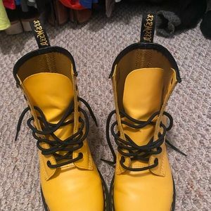 Dr. Martens rain boots hardly worn